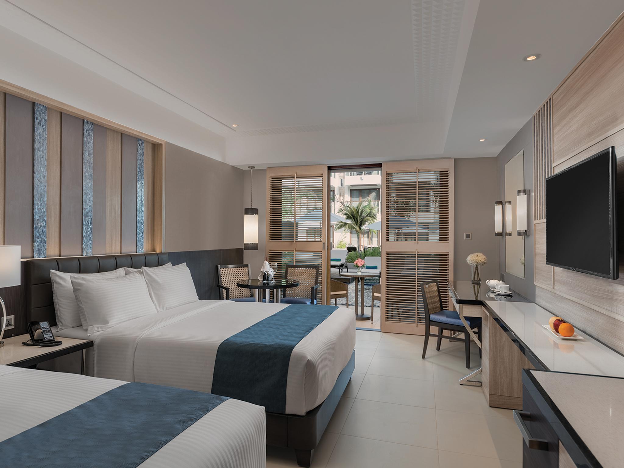 Henann Palm Beach Resort Balabag  Εξωτερικό φωτογραφία Deluxe Room