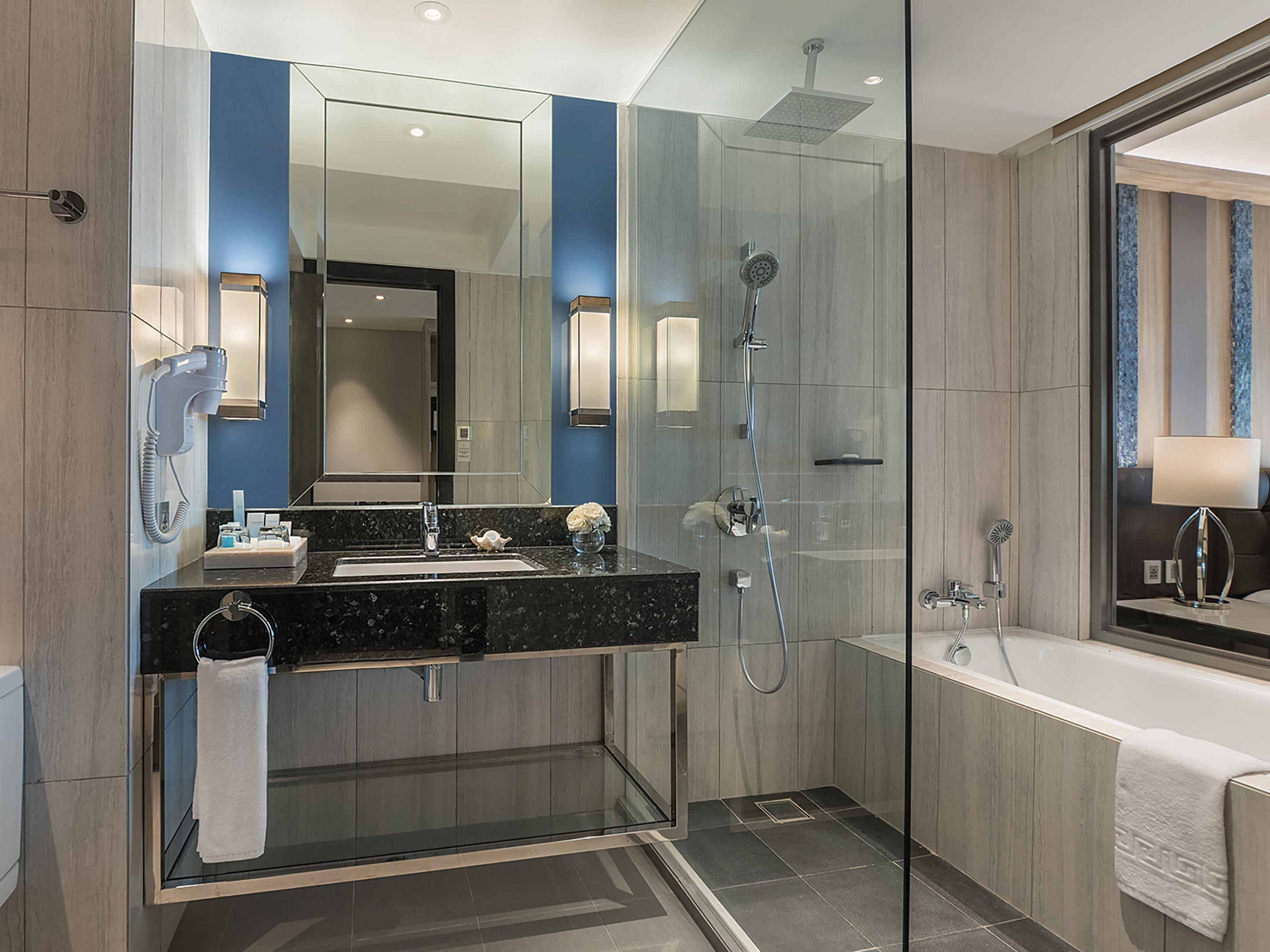 Henann Palm Beach Resort Balabag  Εξωτερικό φωτογραφία