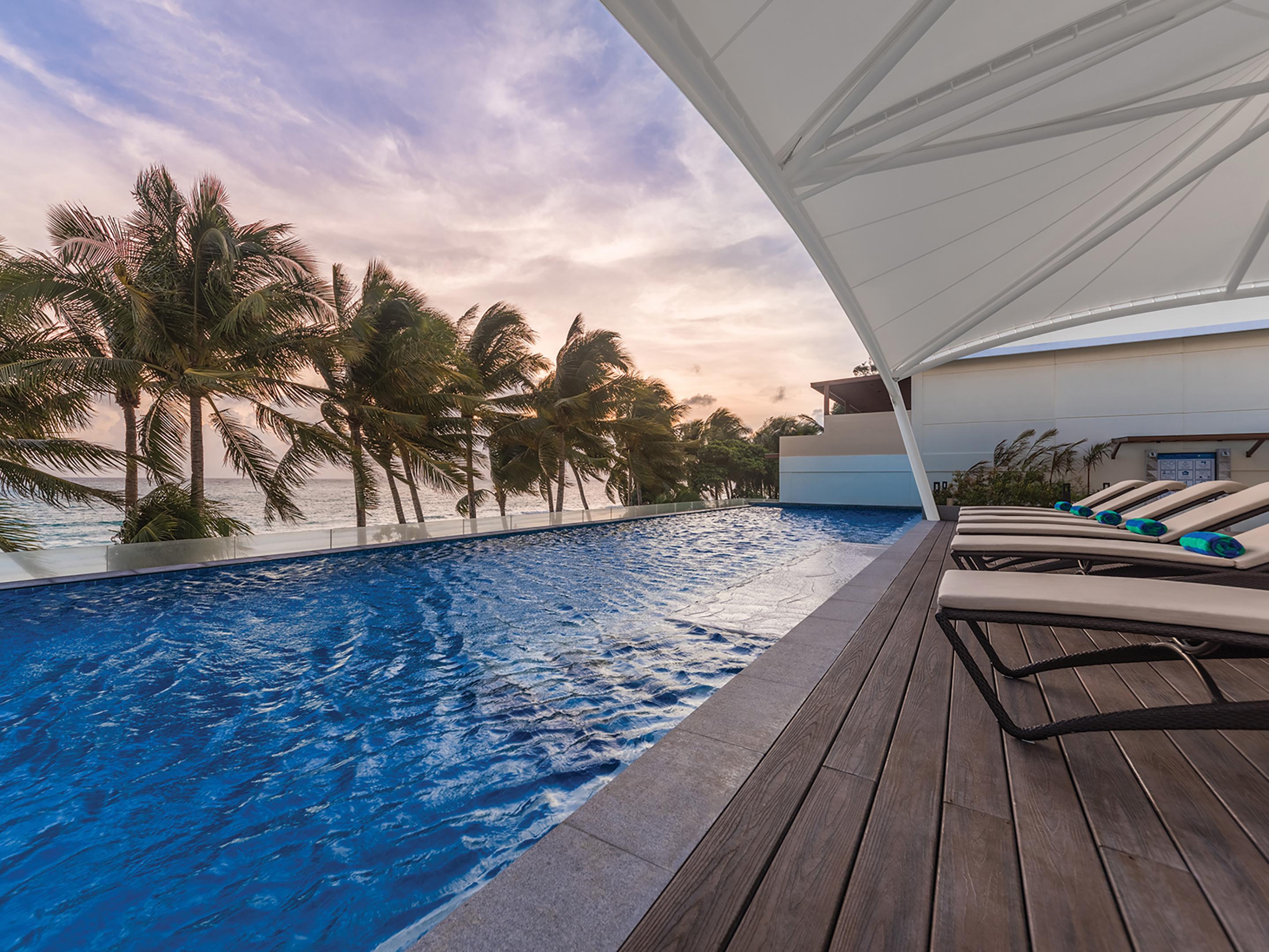 Henann Palm Beach Resort Balabag  Εξωτερικό φωτογραφία Rooftop pool at the hotel