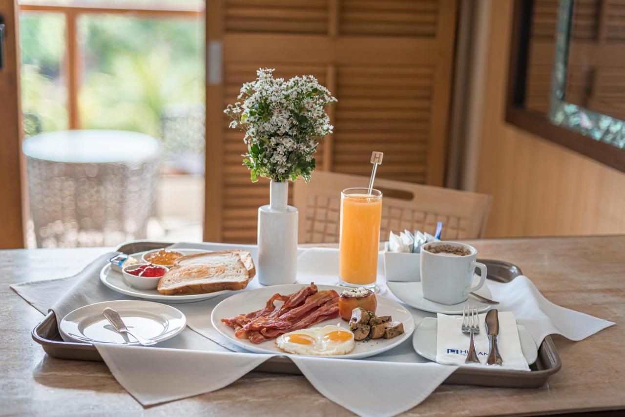 Henann Palm Beach Resort Balabag  Εξωτερικό φωτογραφία A typical American breakfast